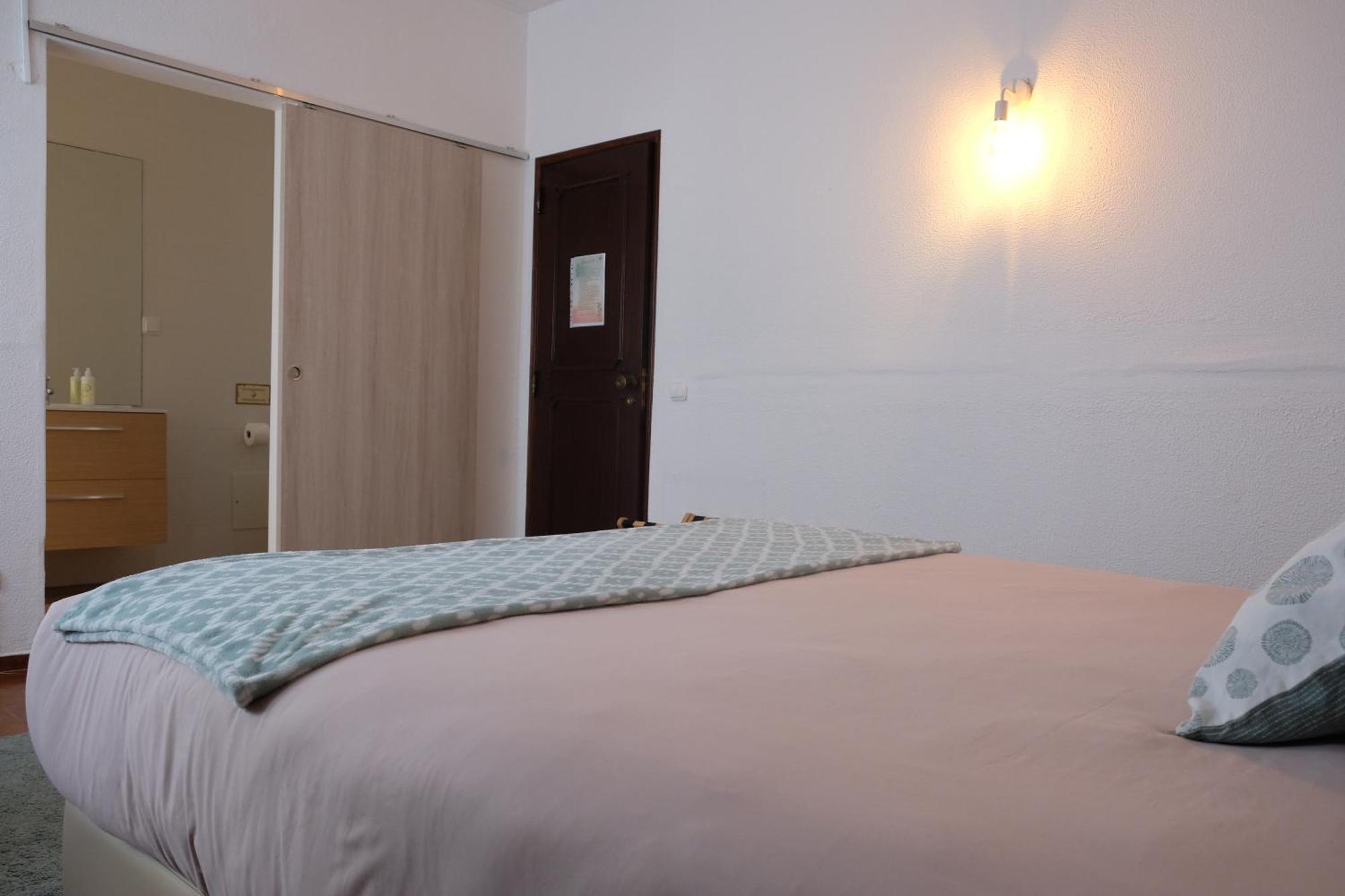 Vila Gloria Guesthouse ลากอส ห้อง รูปภาพ