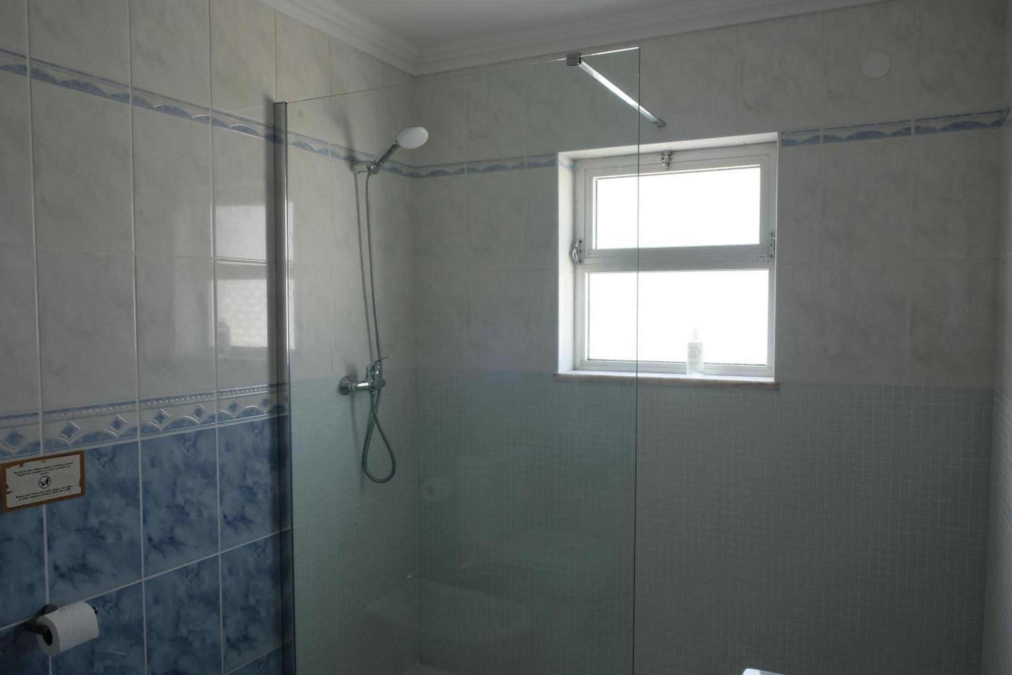 Vila Gloria Guesthouse ลากอส ห้อง รูปภาพ